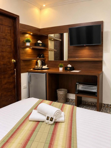 Others 5, Z Pyramids Inn, Al-Ahram