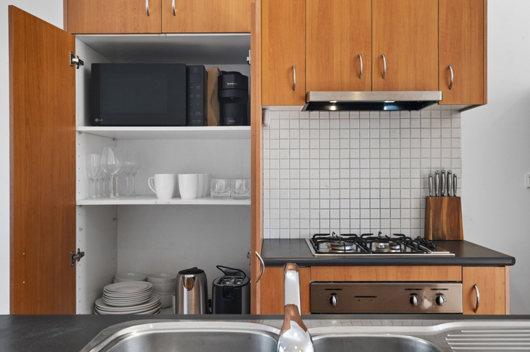 Others 5, Bright 1-bed House Near Thornbury Cafes, Melbourne