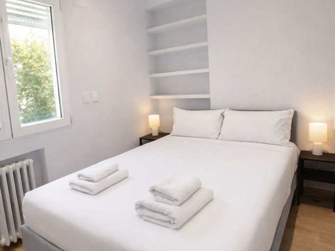 Bedroom 2, Bright Room in Apartment, Chamartin, Madrid