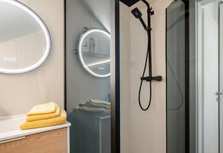 Bathroom 2, Appartement Wonder 2 au centre de Couvet, Val-de-Travers