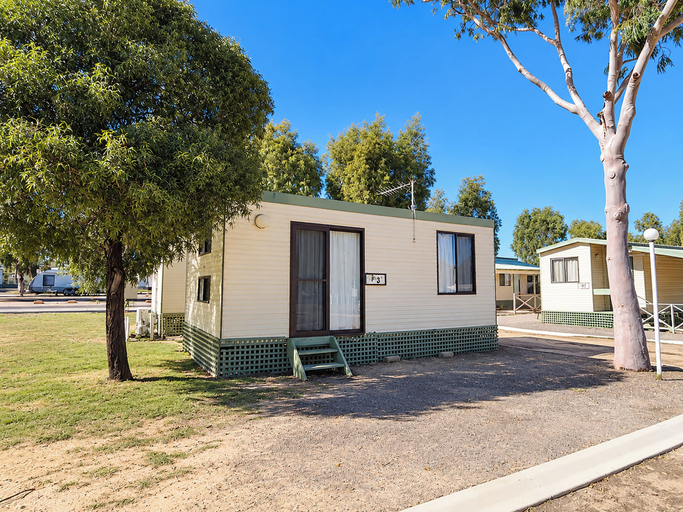 Others 4, Geraldton Caravan Park, Greenough