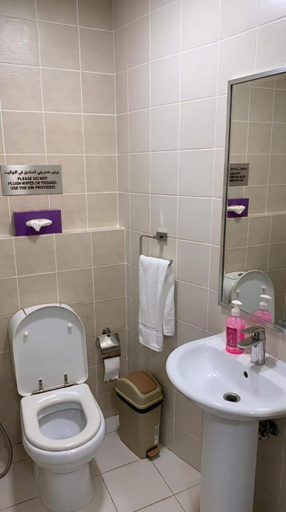 Bathroom, Snug En-Suite Nest, Abu Dhabi City