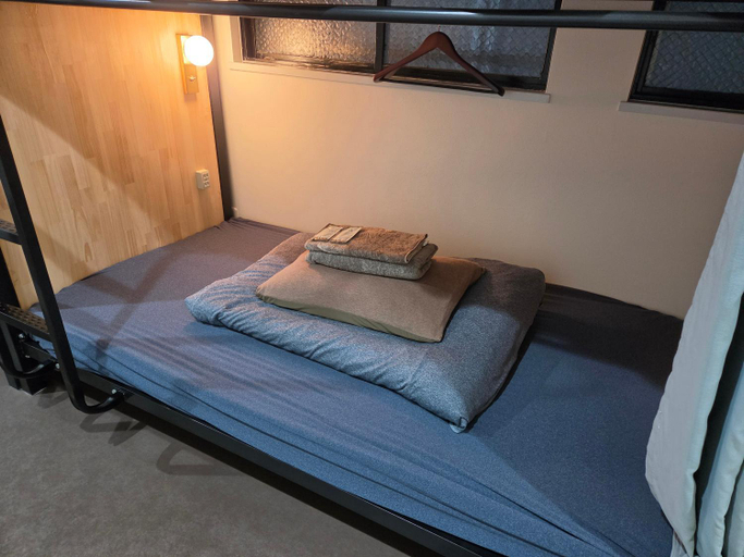 Bedroom 4, TONARINO Hostel for Backpackers, Kobe
