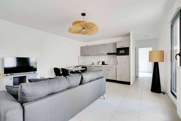 Others 3, Elegant Apartment - 1 Bedroom/2 Bedrooms - Close to Paris & La Defense, Hauts-de-Seine