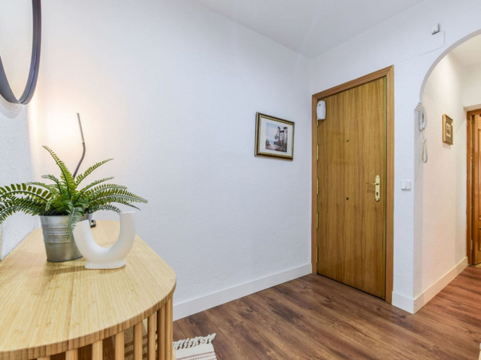 Others 5, Spacious Apartment Near Retiro Park, Madrid