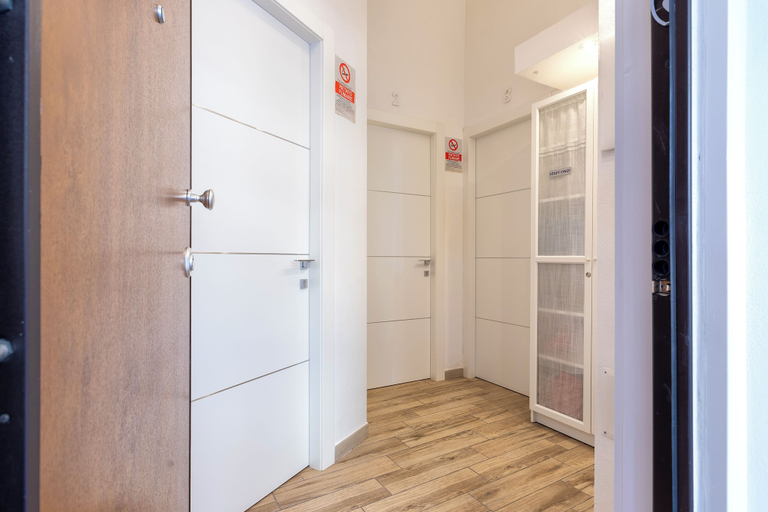 Others 2, white shell rooms self check-in, Sassari