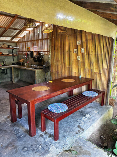 Others, Onur Inn, El Nido