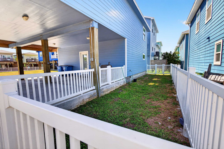 Others 5, Fluorescent Beauty 4BR Home, Nueces