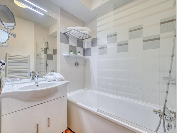 Bathroom 4, Residhome Geneve Prevessin le Carre D'Or, Ain