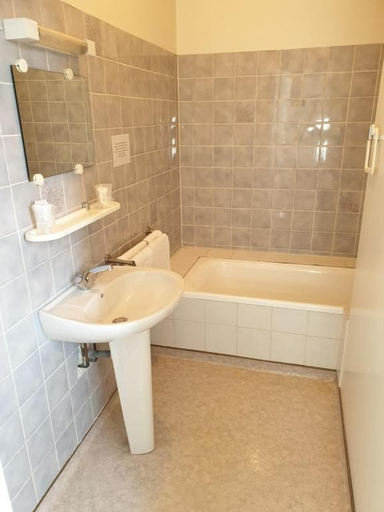 Bathroom, Hôtel MALPEL, Aveyron