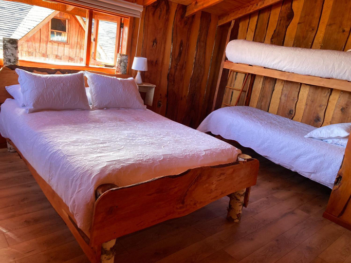 Bedroom 4, Kumewe Lodge & Cabanas, Cautín