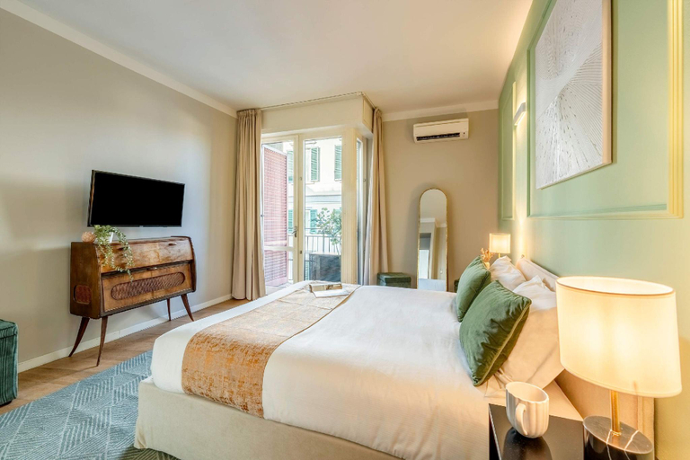 Bedroom 2, Central 3BD Apartment near Teatro Verdi, Florence