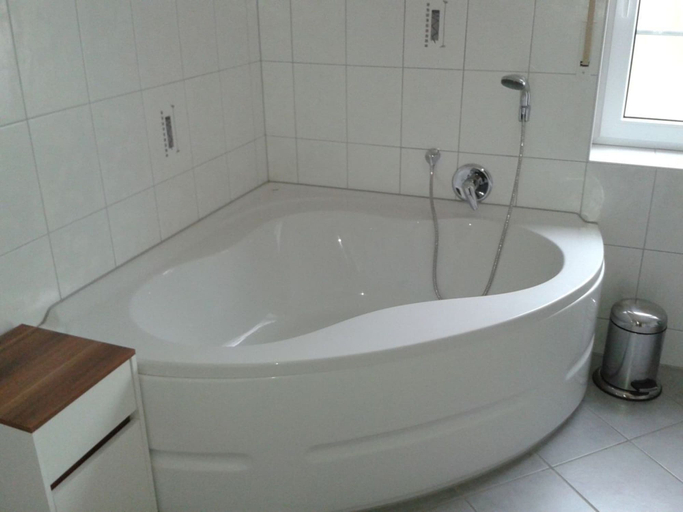 Others 2, Holiday Apartment With 1 Bedroom, Aurich