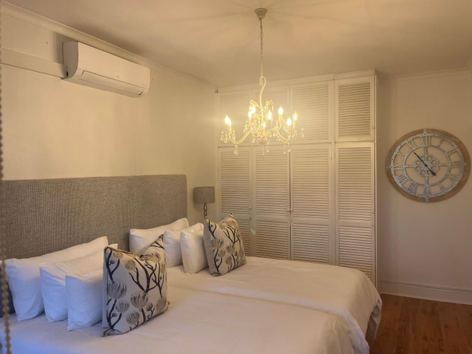 Bedroom, Petites Bulles Lodge, Cape Winelands