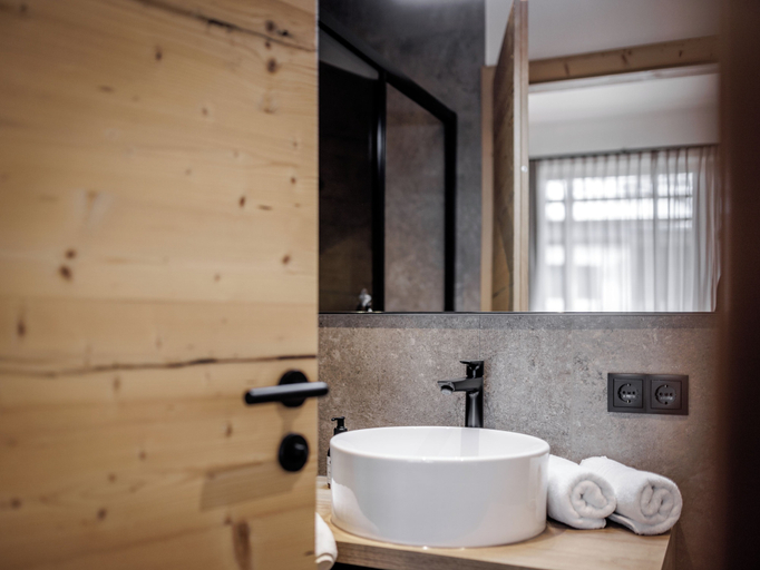 Bathroom 5, Leni Mountain Lodge, Imst