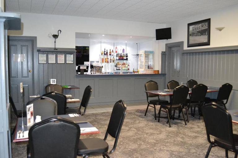 Food & Drinks 4, Colac Central Motel, Colac-Otway - Colac
