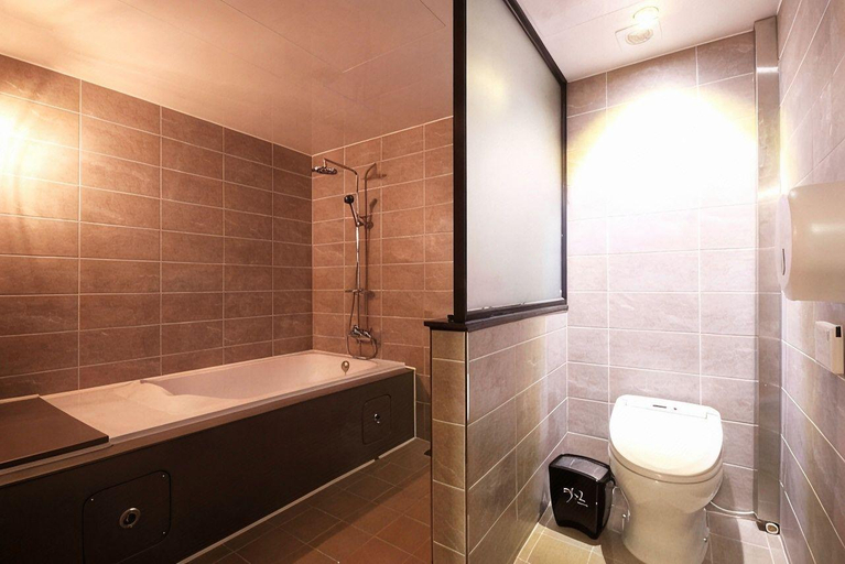 Bathroom 3, Ga-In Hotel Songjung, Haeundae