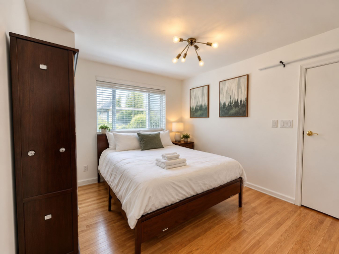 Others 5, The Mercer Haven, King