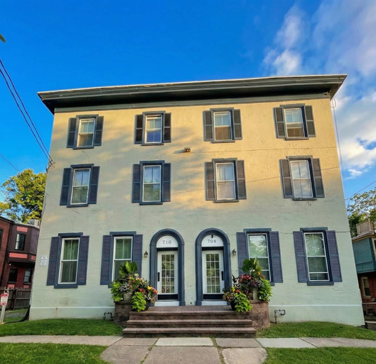 Exterior & Views, Park Place- cozy modern space fully updated fast WiFi good coffee and easy parking, New Castle