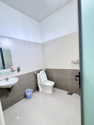 Bathroom 5, SUN Homestay, Ho Chi Minh City