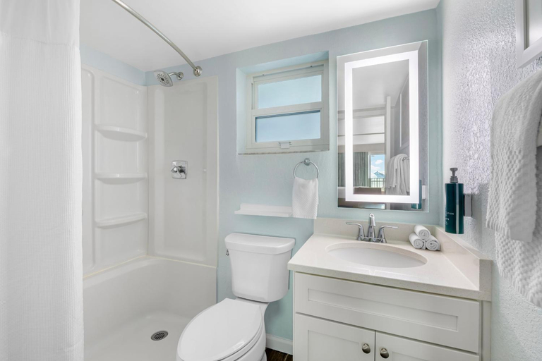 Bathroom 4, Dolphin Beach Club, Volusia