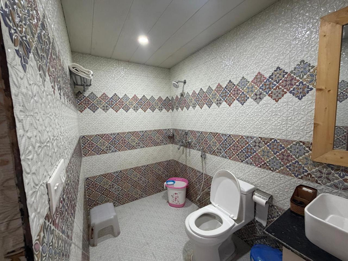 Bathroom, Munsyari The Roof Top, Pithoragarh