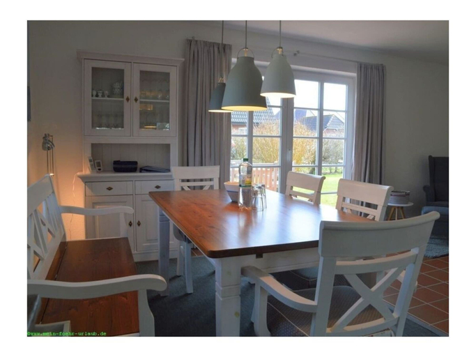 Others 4, Holiday Home in Borgsum With Terrace, Nordfriesland