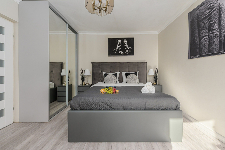 Others 2, Lumina 3 room apart near PGE Narodowy, Warsaw