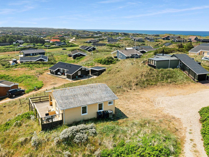 Others 5, 5 Star Holiday Home in Lokken, Hjørring