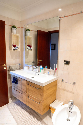 Bathroom, Stanza in Appartamento incantevole check-in H24 Adelfia Bari, Bari