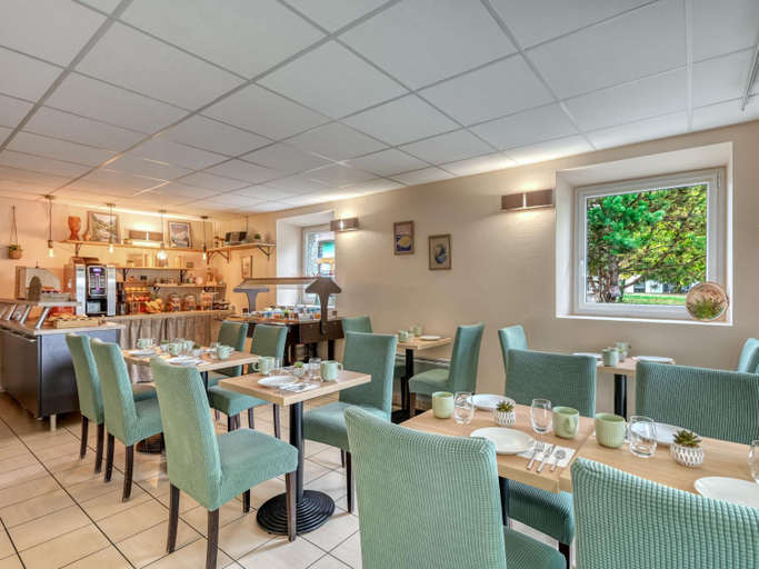 Food & Drinks 5, Residhome Geneve Prevessin le Carre D'Or, Ain