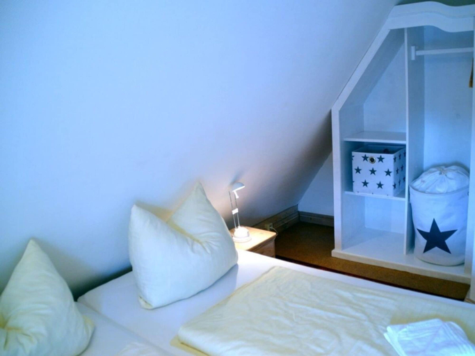 Bedroom 2, Holiday Apartment in Wrixum With Terrace, Nordfriesland