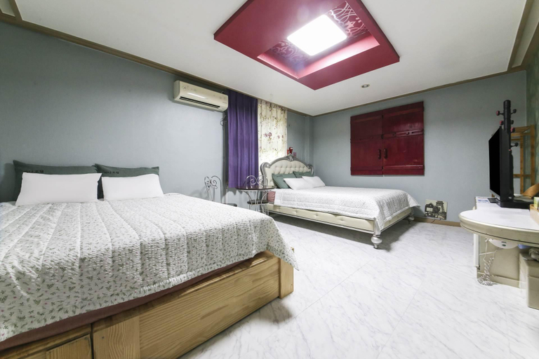 Bedroom 5, Daebudo Hana Motel, Hwaseong