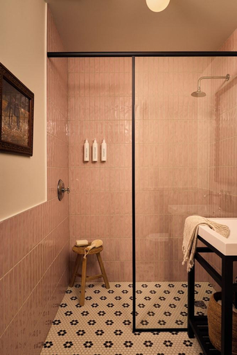 Bathroom 3, The June Motel, Prince Edward County, Lake Ontario
