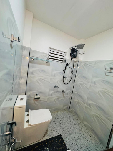 Bathroom 4, Ocean Guest, Weligama