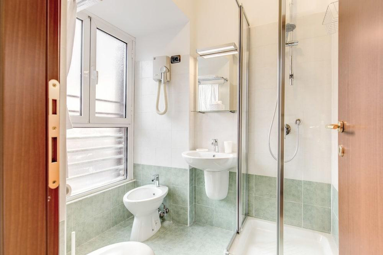 Bathroom 4, Hotel Flavio, Rome