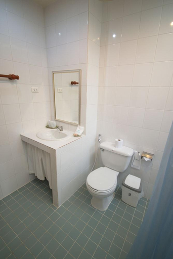 Bathroom 4, Touch Star Resort, Chom Thong