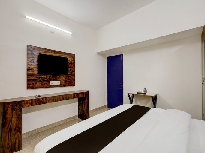 Others 4, Deluxe Nitas Business Hotel, Thiruvallur