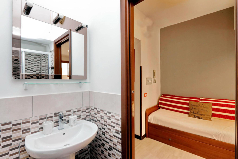 Bathroom, BNB - Cavour Square Apartment, Rome
