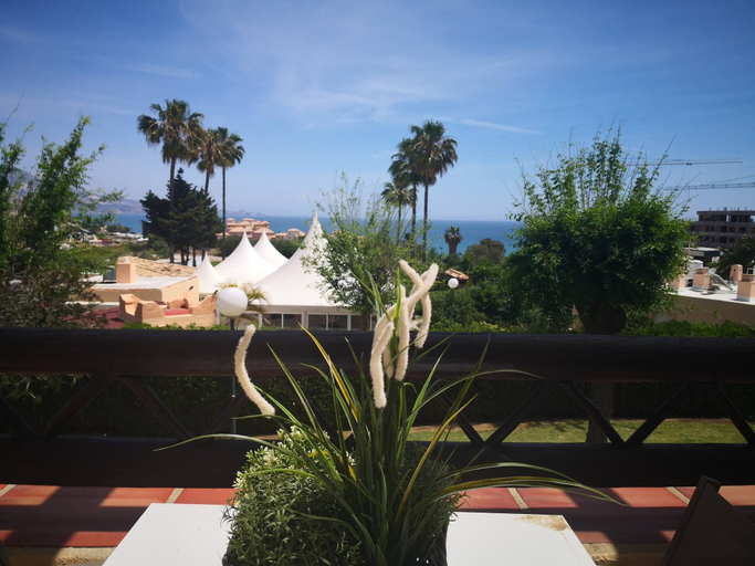Others 2, Luxe Duplex Appartement in Marina del Sol, Mijas, Málaga