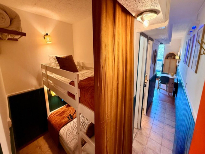 Others 5, Renovated Apartment With Balcony, Puy-de-Dôme