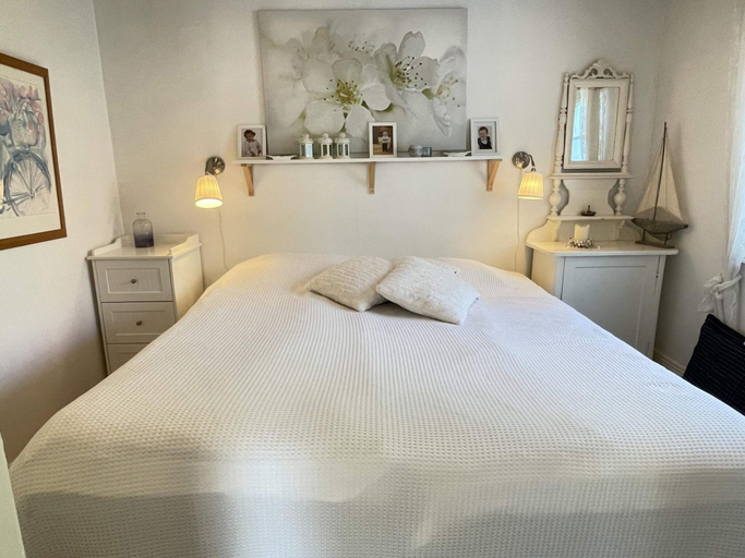 Others 3, 5 Star Holiday Home in Mellbystrand, Laholm