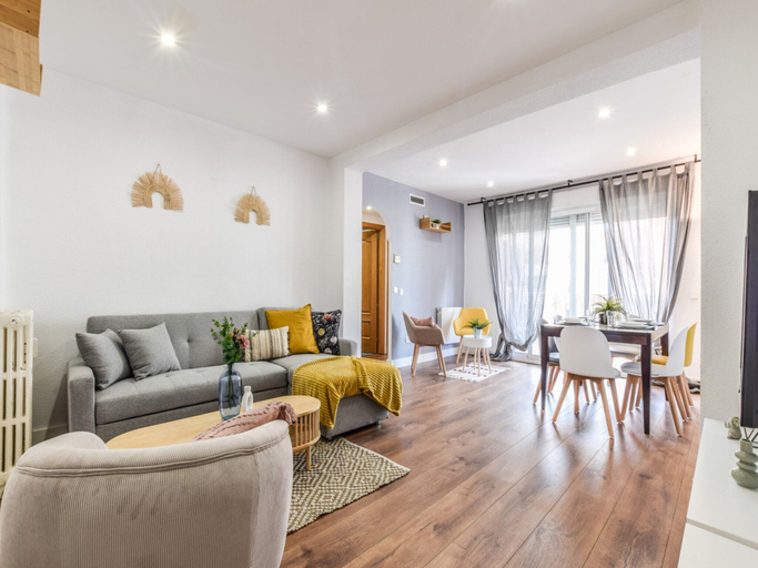 Others 5, Spacious Apartment Near Retiro Park, Madrid