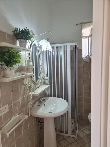 Bathroom, B&B Trulli Dal Conte, Taranto
