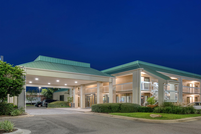 Exterior & Views 2, Best Western Flagship Inn, Jackson