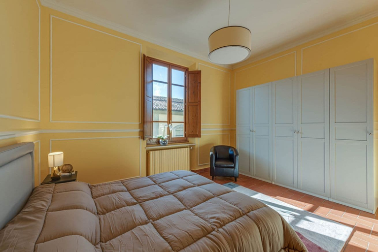 Others 2, Sunflower Suite by MMega, Florence