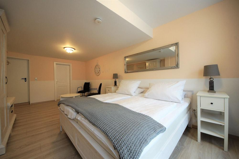 Bedroom 4, Liebezeit - ehemals Hotel Dillenburg, Lahn-Dill-Kreis