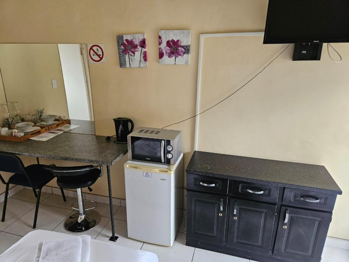 Others 4, Chrisand Guesthouse, John Taolo Gaetsewe