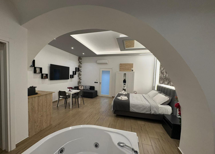Others 5, Catania Station Luxury Suite, Catania