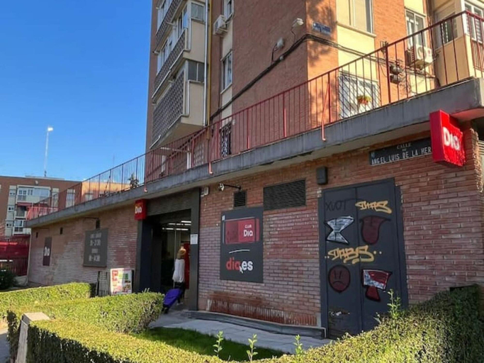Others 3, Stay in Quiet Madrid Area, Madrid